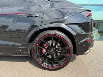 LAMBORGHINI Urus S  Plafon Panoramic AKRAPOVIC CARBON