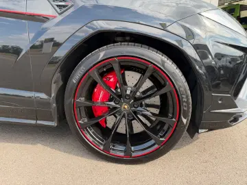 LAMBORGHINI Urus S  Plafon Panoramic AKRAPOVIC CARBON