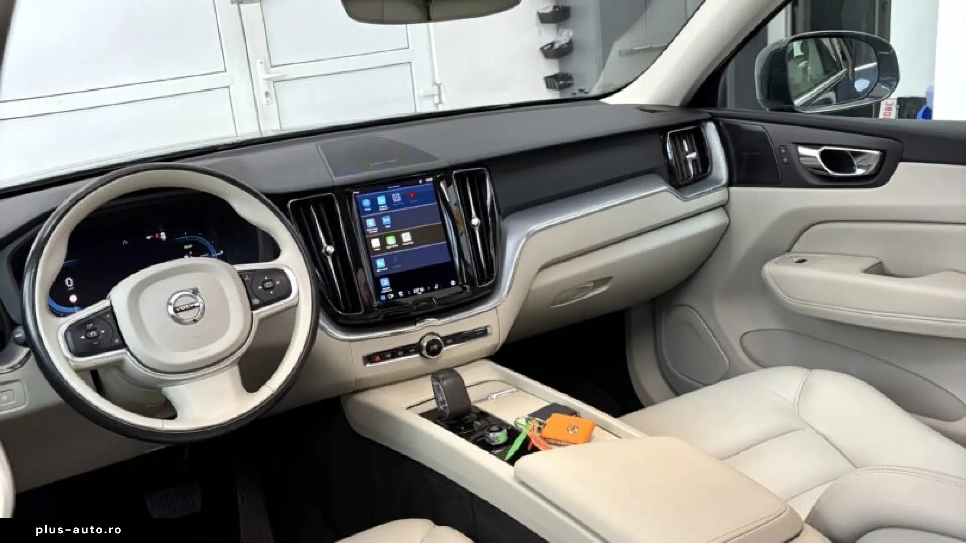VOLVO XC-60 T6 AWD 2022 PHEV