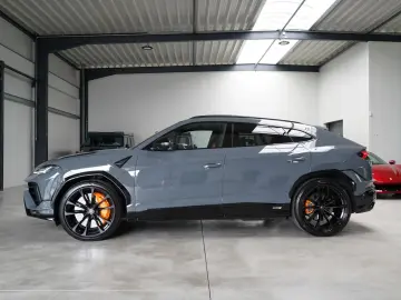 LAMBORGHINI Urus S CARBON
