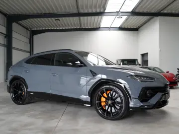 LAMBORGHINI Urus S CARBON