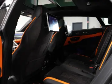 LAMBORGHINI Urus S CARBON