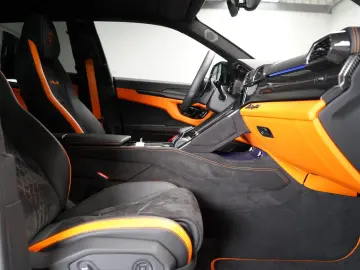 LAMBORGHINI Urus S CARBON
