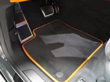 LAMBORGHINI Urus S CARBON