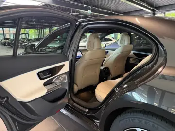 MERCEDES-BENZ E 220 d AVANTGARDE BURMAISTER