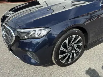 MERCEDES-BENZ E 300 de Avantgarde Distronic Ambiente