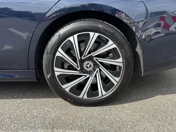 MERCEDES-BENZ E 300 de Avantgarde Distronic Ambiente