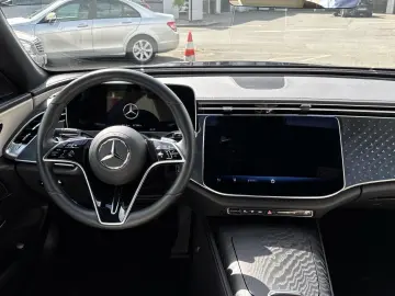 MERCEDES-BENZ E 300 de Avantgarde Distronic Ambiente