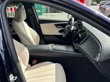 MERCEDES-BENZ E 300 de Avantgarde Distronic Ambiente