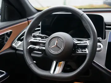 MERCEDES-BENZ E 220 d AMG Line Advanced