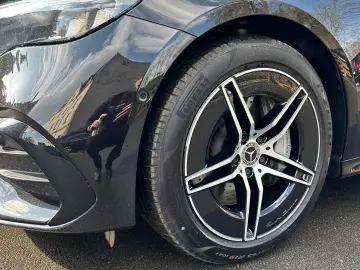 MERCEDES-BENZ E 220 d AMG Night Burmester