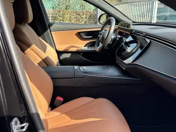 MERCEDES-BENZ E 220 d AMG Night Burmester