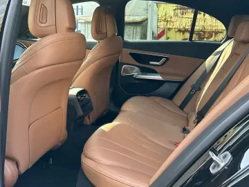 MERCEDES-BENZ E 220 d AMG Night Burmester