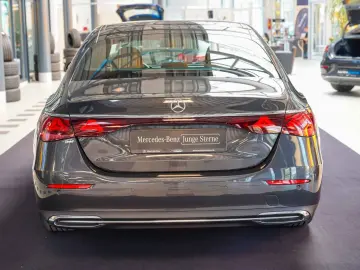 MERCEDES-BENZ E 220 d AVANTGARDE