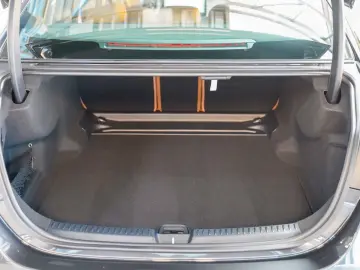 MERCEDES-BENZ E 220 d AVANTGARDE