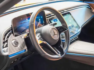 MERCEDES-BENZ E 220 d AVANTGARDE