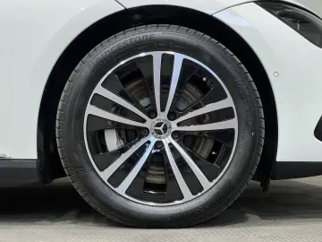 MERCEDES-BENZ EQE 300 Prem  HA4 5  Pano HeadUp Burm …