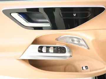MERCEDES-BENZ E 220 d  AMG Line Advanced Burmester