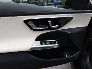MERCEDES-BENZ E 200 Avantgarde Pano AHK Leder Beige