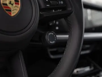PORSCHE Cayenne AHK HUD InnoDrive Sitzbelüftung vorne