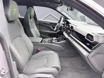 Lamborghini Urus V8 SE- B&O 3D- HUD- 360- Pano