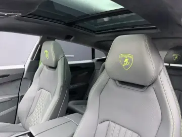 Lamborghini Urus V8 SE- B&O 3D- HUD- 360- Pano