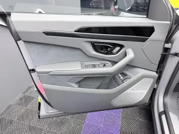 Lamborghini Urus V8 SE- B&O 3D- HUD- 360- Pano