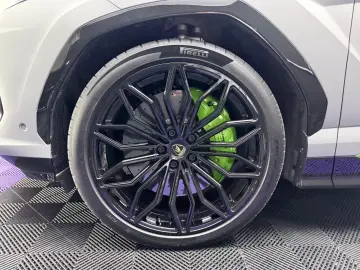 Lamborghini Urus V8 SE- B&O 3D- HUD- 360- Pano