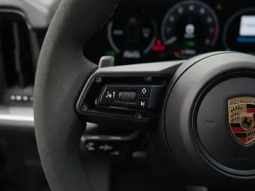 PORSCHE Cayenne E-Hybrid