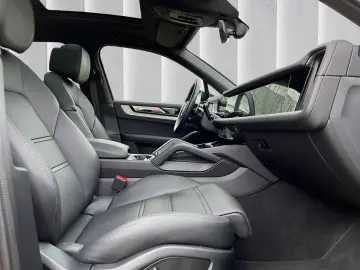 PORSCHE Cayenne S E-Hybrid Bose HUD Massage Pano 360