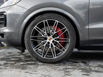 PORSCHE Cayenne S Coupe HeadUp InnoDrive Beifahrerdispla