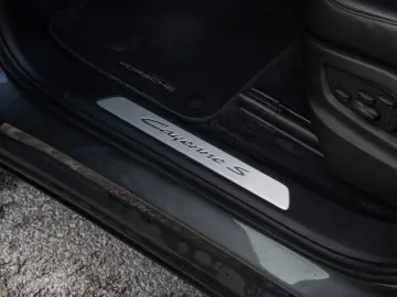 PORSCHE Cayenne S Coupe HeadUp InnoDrive Beifahrerdispla