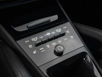 PORSCHE Cayenne S Coupe HeadUp InnoDrive Beifahrerdispla