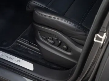 PORSCHE Cayenne S Coupe HeadUp InnoDrive Beifahrerdispla