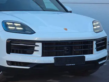 PORSCHE Cayenne Coupe E-Hybrid (Porsche Approved)