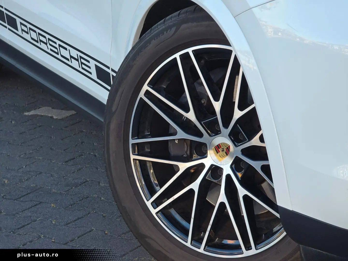 PORSCHE Cayenne Coupe E-Hybrid (Porsche Approved)