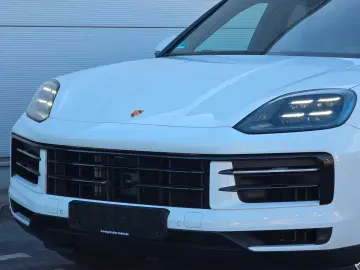 PORSCHE Cayenne Coupe E-Hybrid (Porsche Approved)