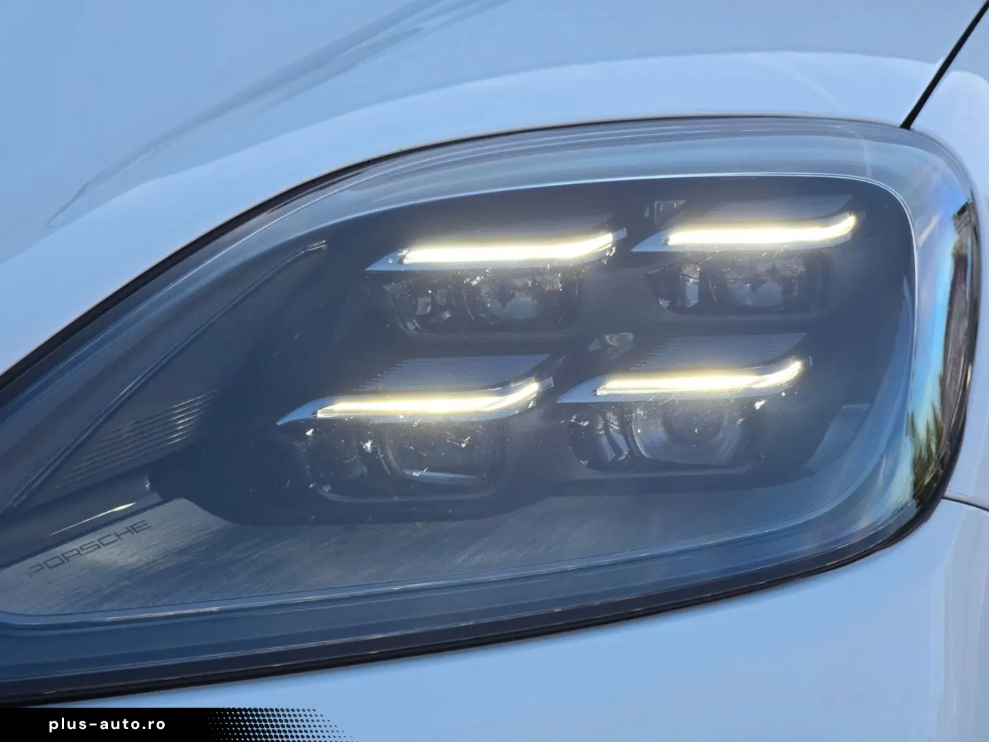 PORSCHE Cayenne Coupe E-Hybrid (Porsche Approved)