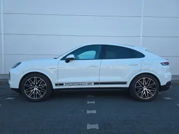 PORSCHE Cayenne Coupe E-Hybrid (Porsche Approved)