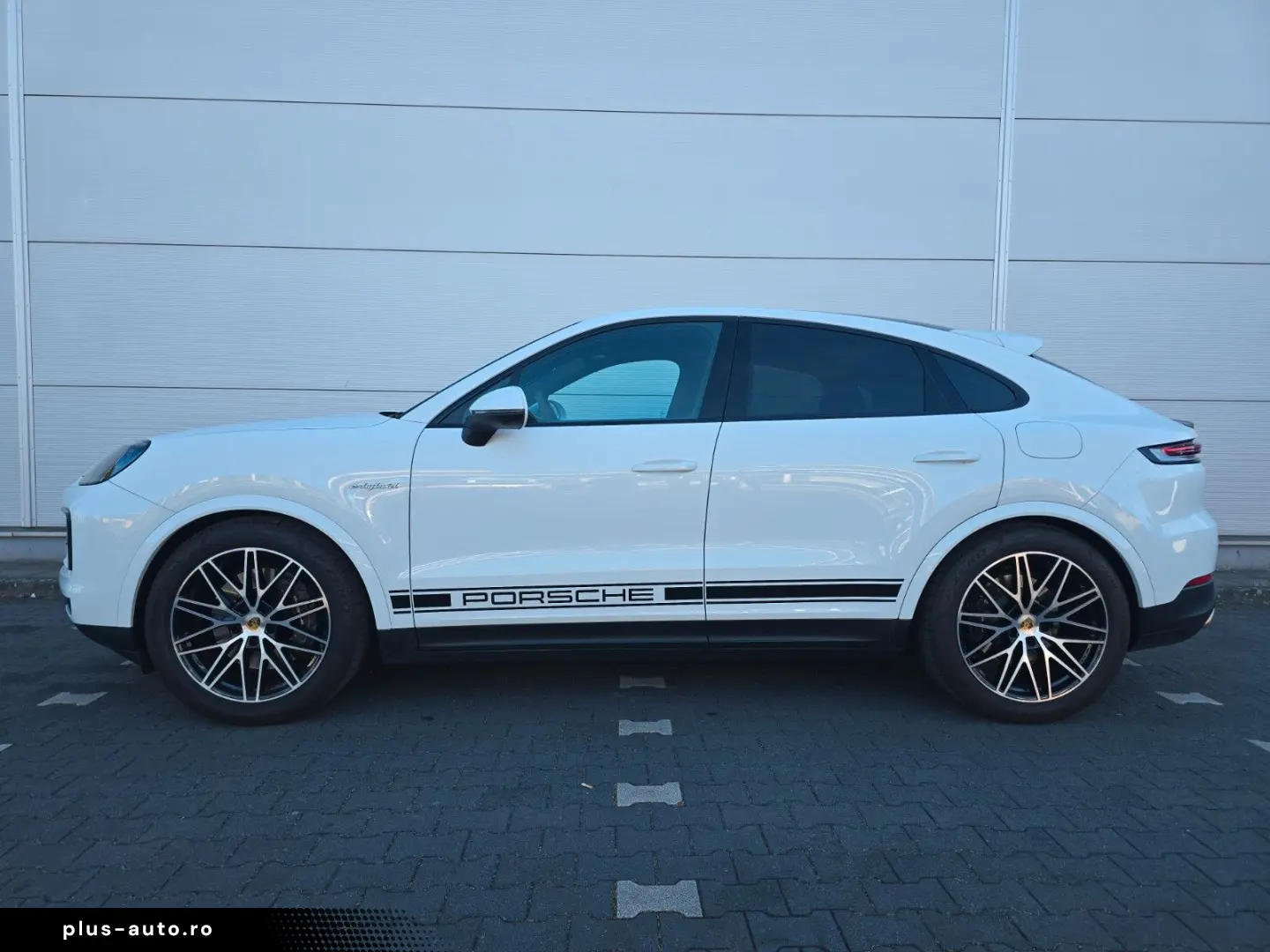 PORSCHE Cayenne Coupe E-Hybrid (Porsche Approved)
