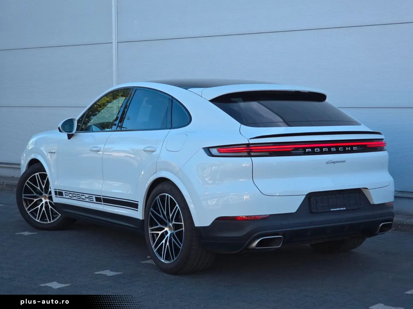 PORSCHE Cayenne Coupe E-Hybrid (Porsche Approved)