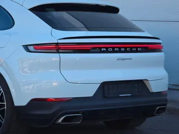 PORSCHE Cayenne Coupe E-Hybrid (Porsche Approved)