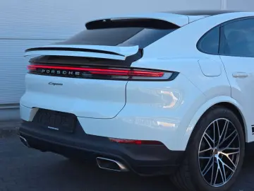 PORSCHE Cayenne Coupe E-Hybrid (Porsche Approved)