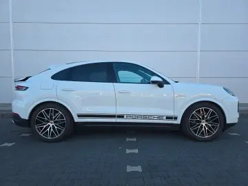 PORSCHE Cayenne Coupe E-Hybrid (Porsche Approved)