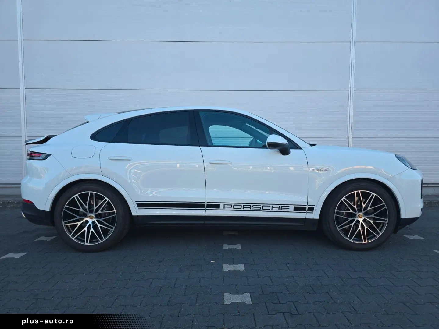 PORSCHE Cayenne Coupe E-Hybrid (Porsche Approved)
