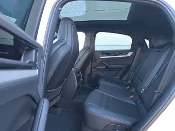 PORSCHE Cayenne Coupe E-Hybrid (Porsche Approved)