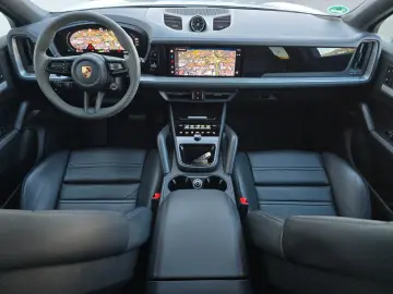 PORSCHE Cayenne Coupe E-Hybrid (Porsche Approved)
