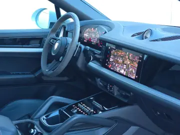 PORSCHE Cayenne Coupe E-Hybrid (Porsche Approved)