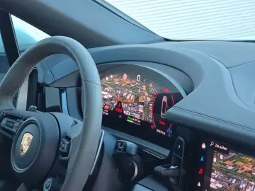 PORSCHE Cayenne Coupe E-Hybrid (Porsche Approved)