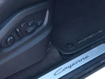 PORSCHE Cayenne Coupe E-Hybrid (Porsche Approved)